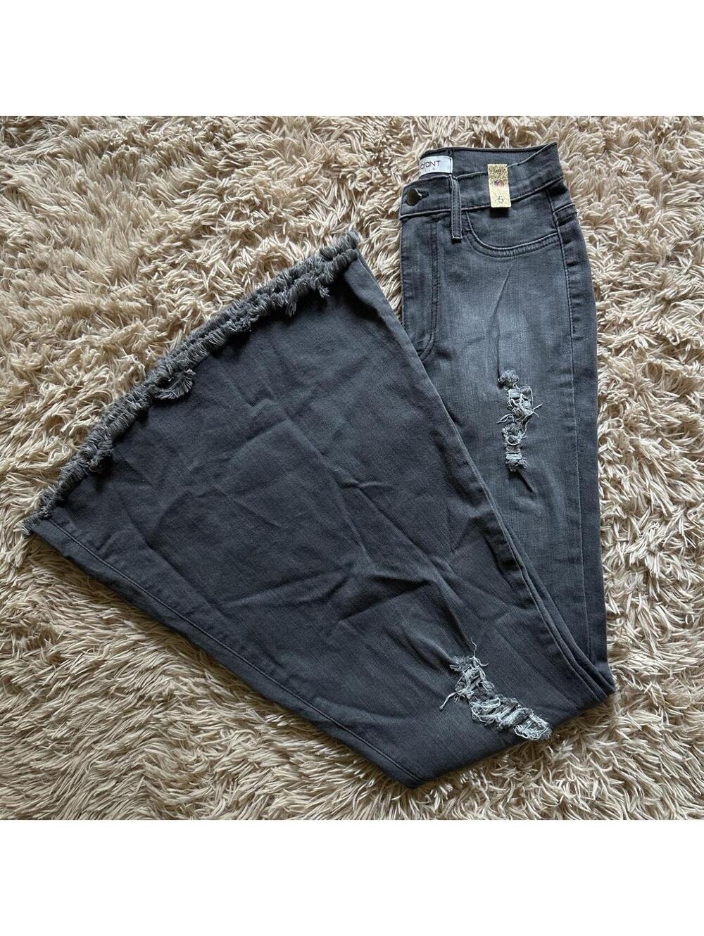 Vibrant Miu Distressed Gray Flared Jeans Size 5 (W26)